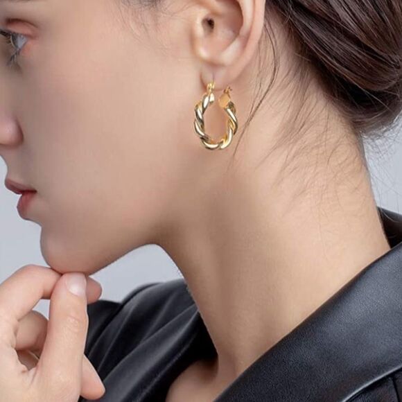 NEW Chunky Twisted 14k Gold Plated Earrings - Picture 5 of 5